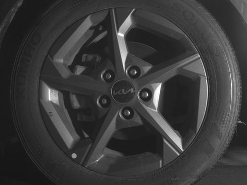 Used 2025 Nissan Sentra SV image 14