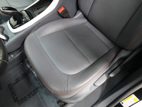 Used 2019 Chevrolet Bolt Premier w/ Infotainment Package image 12