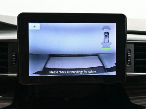 Used 2023 Ford Explorer Limited image 14