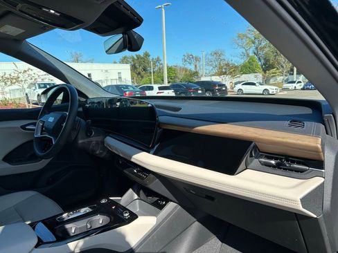 Used 2025 Audi Q6 e-tron Premium w/ Convenience Package RWD image 47
