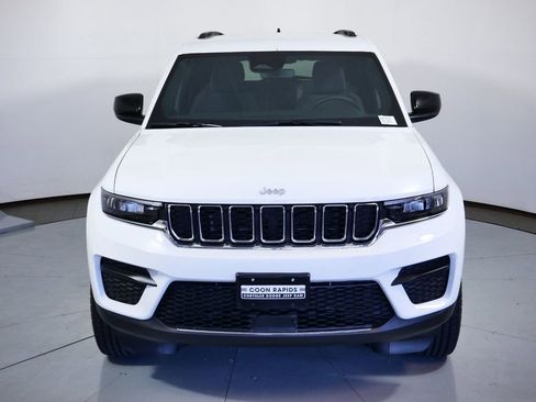 Used 2024 Jeep Grand Cherokee Laredo w/ Luxury Tech Group I image 20