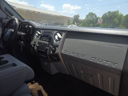 Used 2012 Ford F250 XLT w/ XLT Interior Pkg AWD/4WD image 12