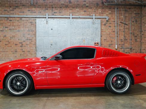 Used 2013 Ford Mustang GT Premium RWD image 1