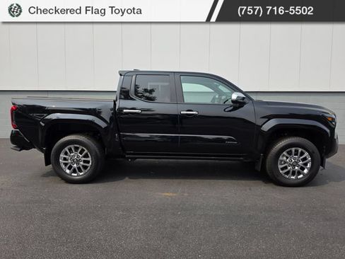 Used 2024 Toyota Tacoma Limited w/ Limited Package (LT) AWD/4WD image 9