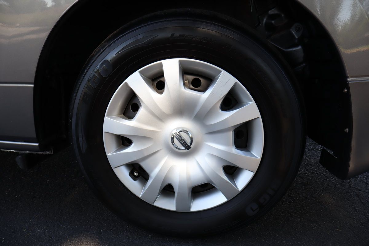 Used 2014 Nissan Quest S FWD image 40