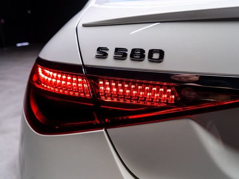 Used 2023 Mercedes-Benz S 580 4MATIC Sedan image 18