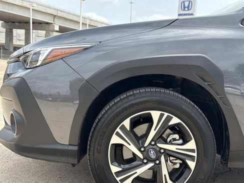 Used 2024 Subaru Crosstrek 2.0i Premium image 5