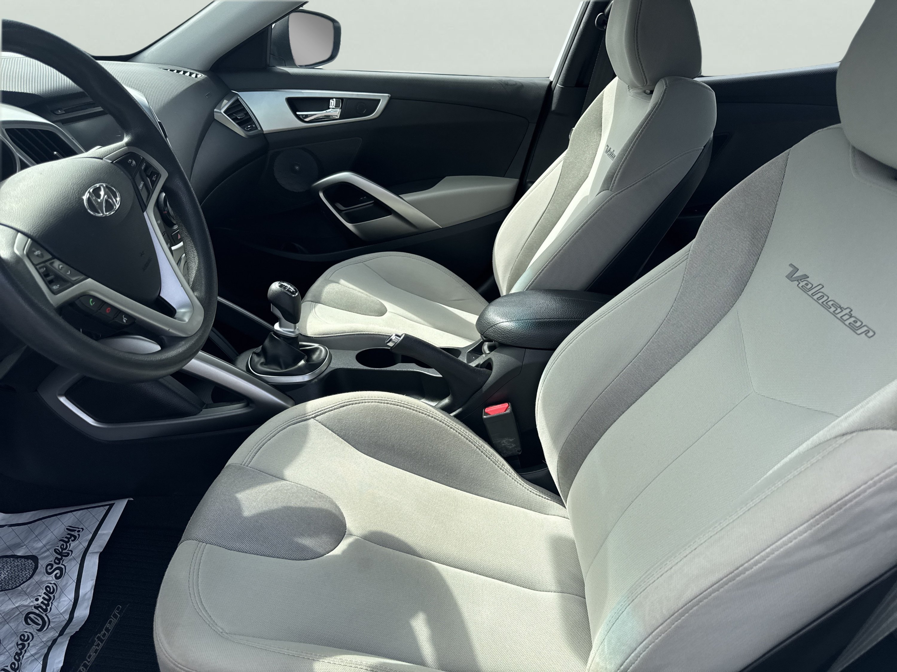 Used 2012 Hyundai Veloster FWD image 11