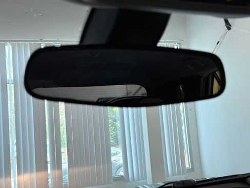 Used 2018 Chevrolet Equinox LS image 36