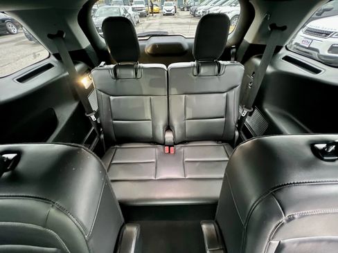 Used 2022 Ford Explorer XLT w/ Equipment Group 202A image 26