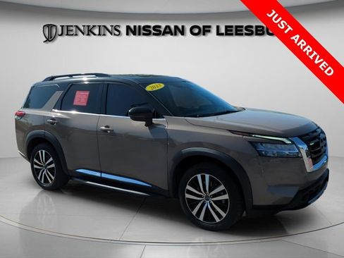 Certified 2023 Nissan Pathfinder Platinum image 1