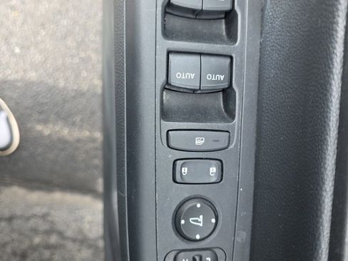 Used 2023 Honda CR-V EX image 12