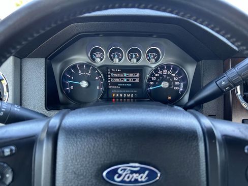 Used 2016 Ford F250 Lariat w/ Lariat Interior Package image 21