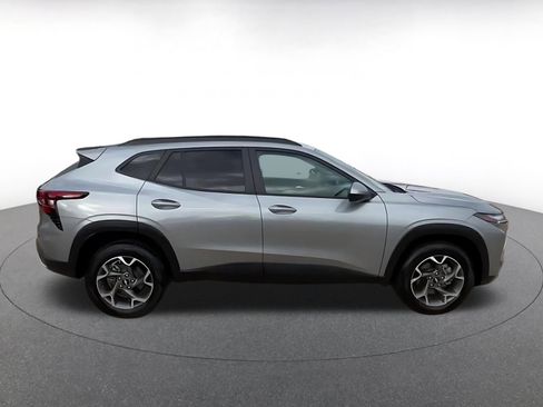 Used 2025 Chevrolet Trax LT image 16