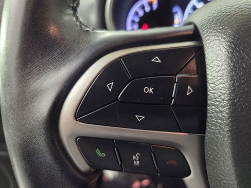 Certified 2022 Jeep Grand Cherokee Laredo E image 20