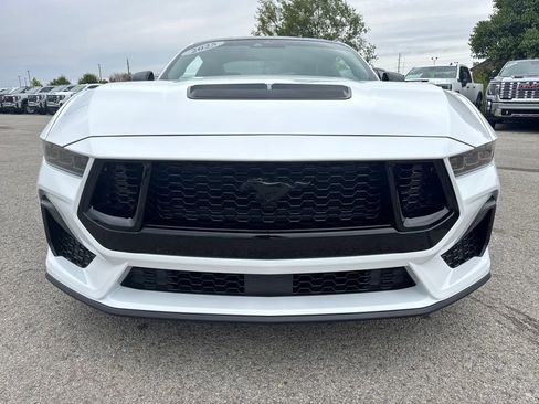 Used 2025 Ford Mustang GT RWD image 12