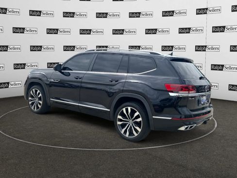Used 2021 Volkswagen Atlas SEL R-Line w/ MDO Package (Bench Seat) FWD image 4