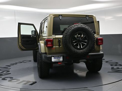 Used 2025 Jeep Wrangler Unlimited Rubicon AWD/4WD image 27