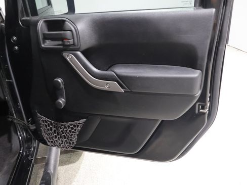 Used 2013 Jeep Wrangler Unlimited Sport w/ Max Tow Pkg AWD/4WD image 20