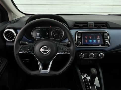 Used 2025 Nissan Versa SV image 13