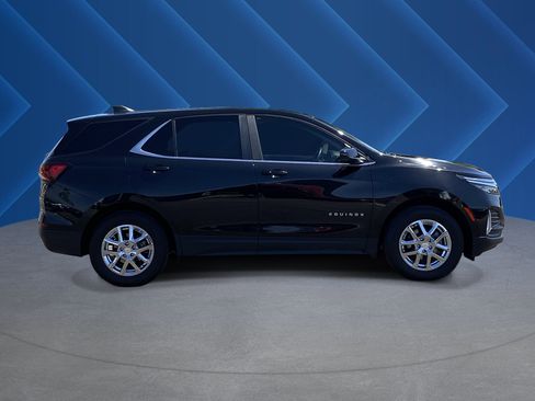 Used 2024 Chevrolet Equinox LT AWD/4WD image 2
