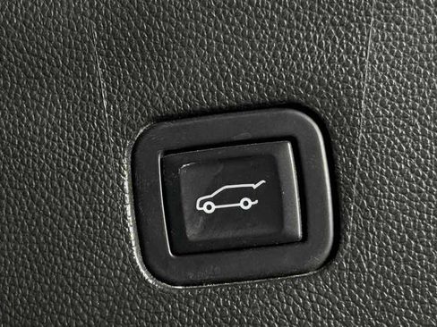 Used 2023 Buick Enclave Essence w/ Experience Buick Package AWD/4WD image 36