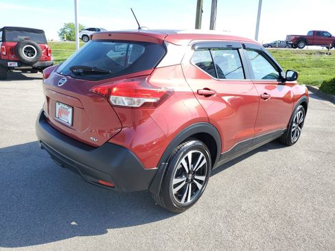 Used 2018 Nissan Kicks SV FWD image 4
