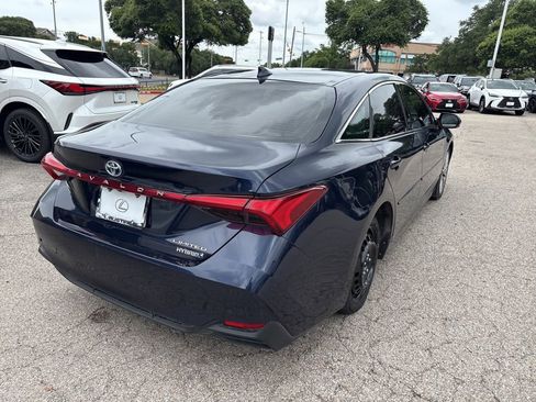 Used 2019 Toyota Avalon Limited w/ Advanced Safety Package FWD image 5