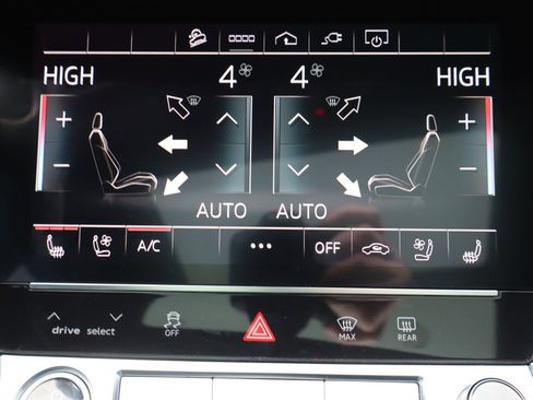 Used 2022 Audi e-tron Premium Plus w/ Premium Plus Package image 13