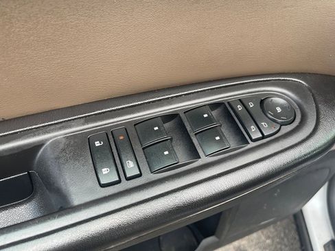 Used 2017 GMC Acadia Limited SLT image 17