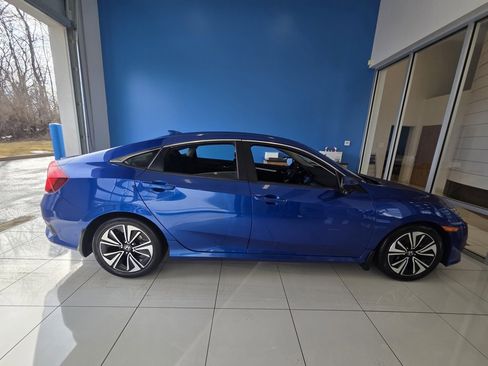 Certified 2017 Honda Civic EX-T image 5