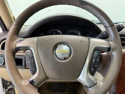 Used 2011 Chevrolet Avalanche LTZ image 13