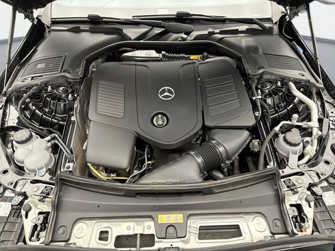 Used 2025 Mercedes-Benz C 300 Sedan image 27