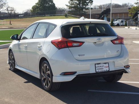 Used 2018 Toyota Corolla iM w/ Carpet Mat Package (TMS) image 11