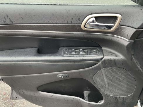 Used 2016 Jeep Grand Cherokee Limited w/ Luxury Group II image 11