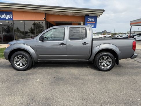 Used 2020 Nissan Frontier SV AWD/4WD image 2