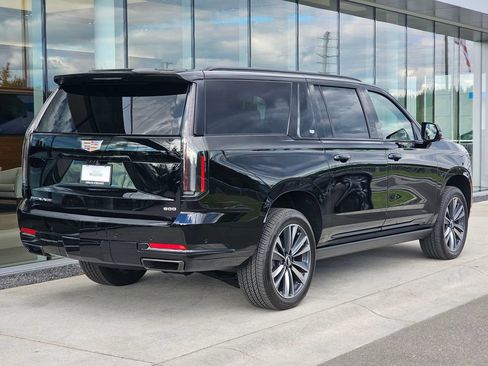 New 2026 Cadillac Escalade ESV Sport AWD/4WD image 5