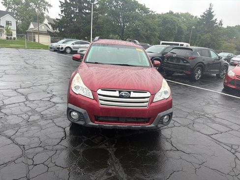 Used 2013 Subaru Outback 2.5i Premium AWD/4WD image 3