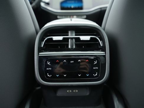 New 2026 Mercedes-Benz E 53 AMG e 4MATIC Sedan image 40