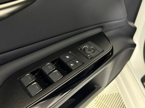 Certified 2024 Lexus ES 350 FWD image 31