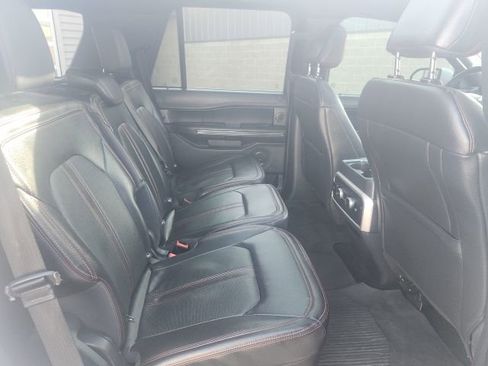 Used 2023 Ford Expedition Limited image 14
