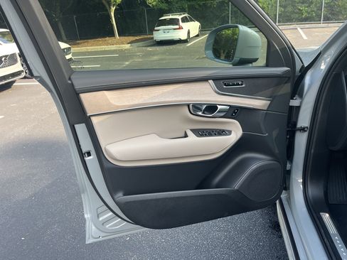 Used 2025 Volvo XC90 B6 Core w/ Protection Package Premier image 14