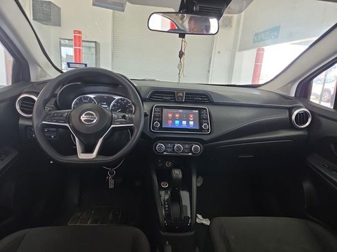 Used 2021 Nissan Versa S FWD image 3