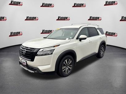 Used 2024 Nissan Pathfinder SL