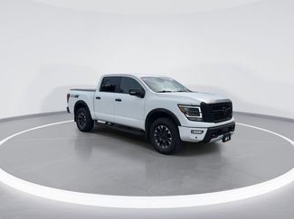 Used 2023 Nissan Titan PRO-4X w/ Pro-4x Convenience Package AWD/4WD video 1
