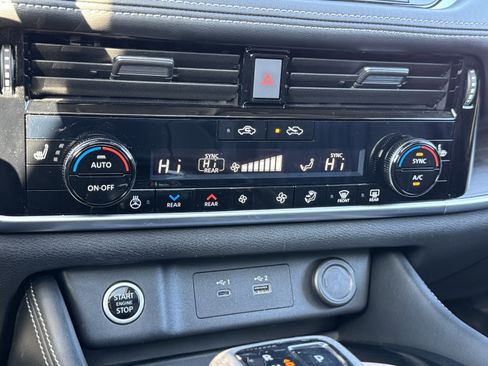 Used 2023 Nissan Rogue Platinum image 10