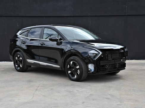 Used 2026 Kia Sportage LX image 1