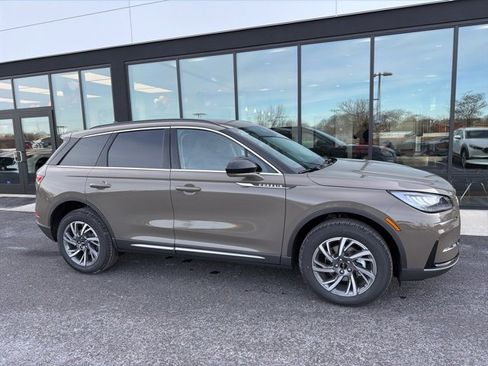 New 2026 Lincoln Corsair Premiere image 2