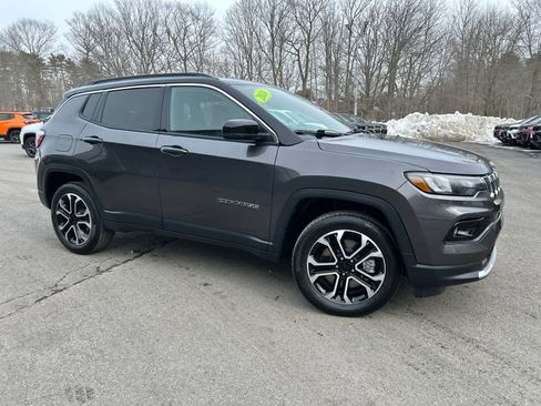 Used 2024 Jeep Compass Limited w/ Sun and Sound Group image 2