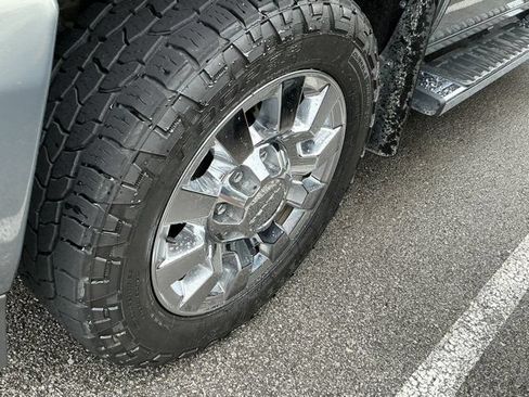 Used 2017 GMC Sierra 2500 Denali w/ Suspension Package, Off-Road AWD/4WD image 17